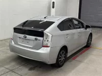 Toyota PRIUS лот № 30046 оценка 3.5  с аукциона в Японии 4