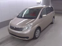 Toyota ISIS лот № 4072 оценка 3  с аукциона в Японии 2