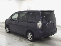 Toyota VOXY лот № 7069 оценка 3.5  с аукциона в Японии 1