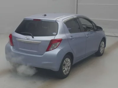 Toyota VITZ  с аукциона в Японии