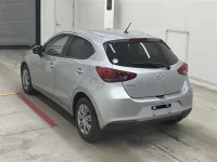 Mazda MAZDA2 лот № 30053 оценка 4  с аукциона в Японии 1