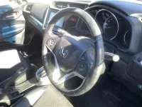 Honda FIT лот № 1075 оценка 3.5  с аукциона в Японии 6