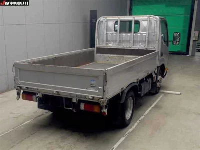 Toyota DYNA  с аукциона в Японии