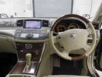 Nissan FUGA лот № 5052 оценка 3.5  с аукциона в Японии 4