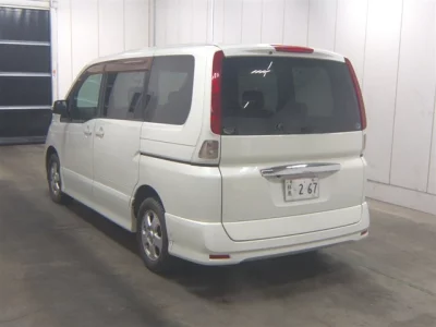 Nissan SERENA  с аукциона в Японии