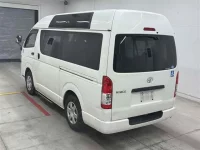 Toyota HIACE VAN лот № 30068 оценка 3.5  с аукциона в Японии 1