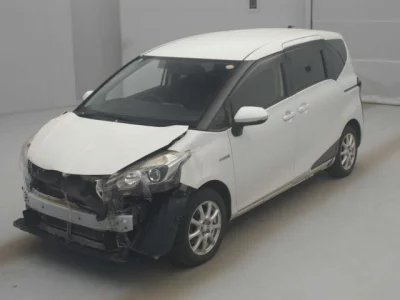 Toyota SIENTA  с аукциона в Японии