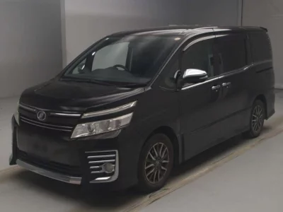 Toyota VOXY  с аукциона в Японии