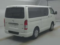 Toyota HIACE VAN лот № 75001 оценка 4  с аукциона в Японии 1