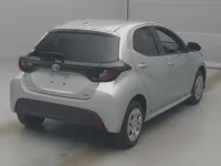 Toyota YARIS лот № 70143 оценка 4  с аукциона в Японии 1