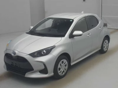 Toyota YARIS  с аукциона в Японии