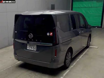 Nissan SERENA  с аукциона в Японии