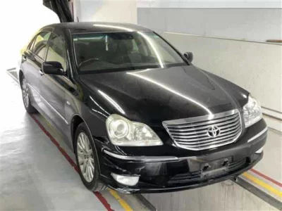 Toyota CROWN  с аукциона в Японии