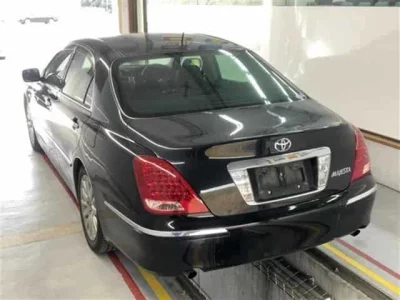 Toyota CROWN  с аукциона в Японии