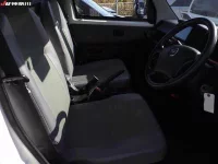 Mazda BONGO лот № 8520 оценка 3.5  с аукциона в Японии 7