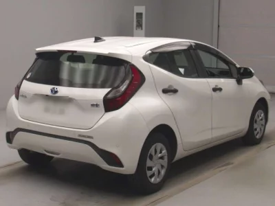 Toyota AQUA  с аукциона в Японии