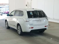 Mitsubishi OUTLANDER PHEV лот № 12005 оценка RA  с аукциона в Японии 1