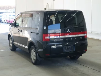 Mitsubishi DELICA D5  с аукциона в Японии