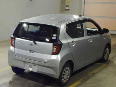 Toyota PIXIS EPOCH  с аукциона в Японии