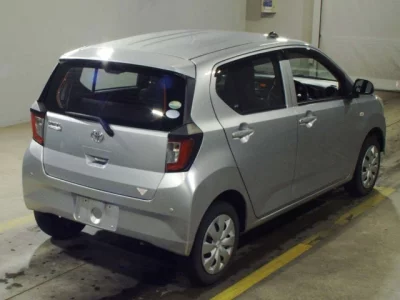 Toyota PIXIS EPOCH  с аукциона в Японии