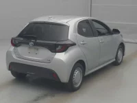 Toyota YARIS лот № 70155 оценка 3  с аукциона в Японии 1