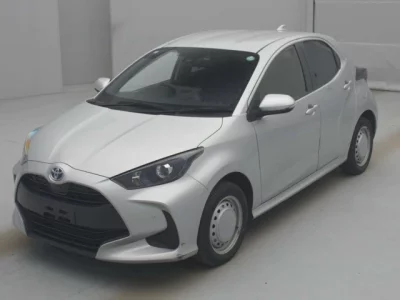 Toyota YARIS  с аукциона в Японии