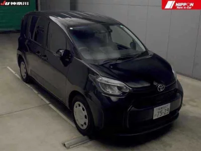 Toyota SIENTA  с аукциона в Японии