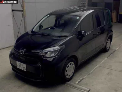 Toyota SIENTA  с аукциона в Японии