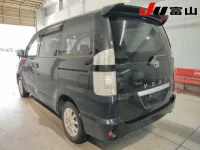 Toyota VOXY лот № 3005 оценка 3.5  с аукциона в Японии 1