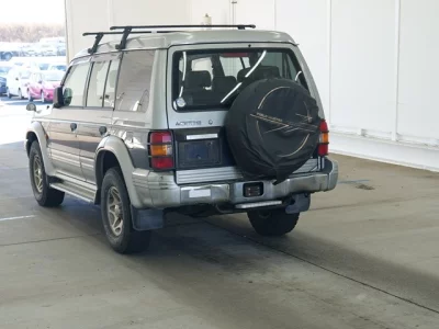 Mitsubishi PAJERO  с аукциона в Японии