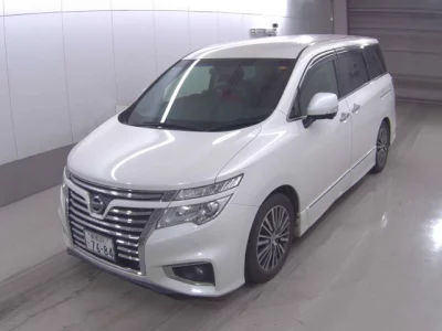Nissan ELGRAND  с аукциона в Японии
