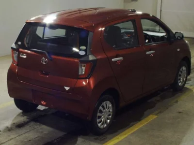 Toyota PIXIS EPOCH  с аукциона в Японии