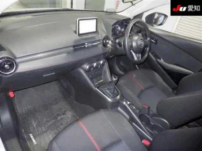 Mazda DEMIO  с аукциона в Японии