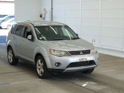 Mitsubishi OUTLANDER  с аукциона в Японии