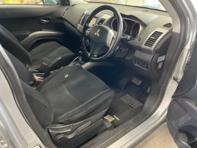 Mitsubishi OUTLANDER  с аукциона в Японии