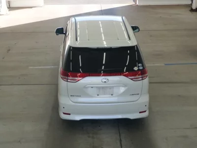 Toyota ESTIMA  с аукциона в Японии