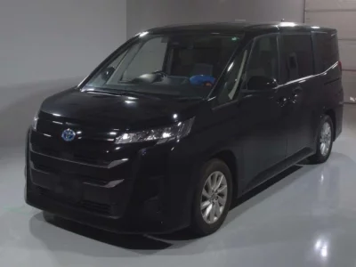 Toyota NOAH  с аукциона в Японии