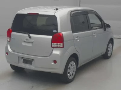 Toyota PORTE  с аукциона в Японии