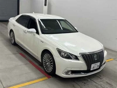 Toyota CROWN  с аукциона в Японии