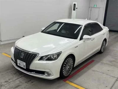 Toyota CROWN  с аукциона в Японии