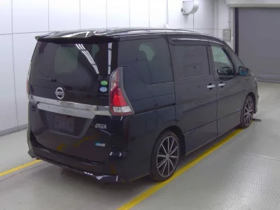 Nissan SERENA  с аукциона в Японии