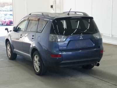Mitsubishi OUTLANDER  с аукциона в Японии