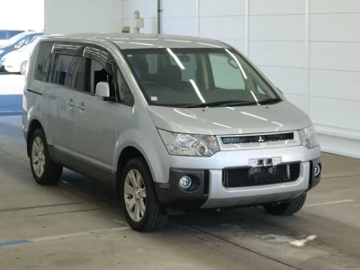 Mitsubishi DELICA D5