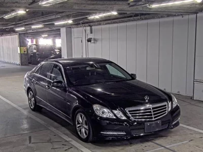 Mercedes-Benz E CLASS  с аукциона в Японии