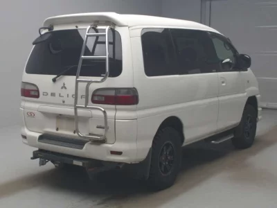 Mitsubishi DELICA