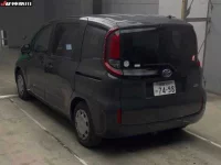 Toyota SIENTA лот № 8549 оценка 3.5  с аукциона в Японии 1