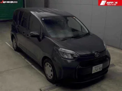 Toyota SIENTA  с аукциона в Японии