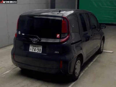 Toyota SIENTA  с аукциона в Японии