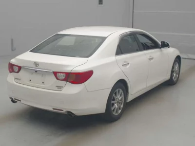 Toyota MARK X  с аукциона в Японии