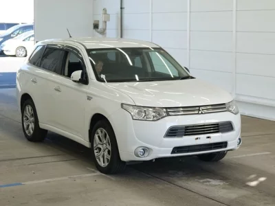 Mitsubishi OUTLANDER PHEV
